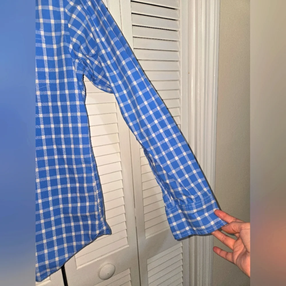 J.Crew Men's M Blue and White Casual Button Down Shirt